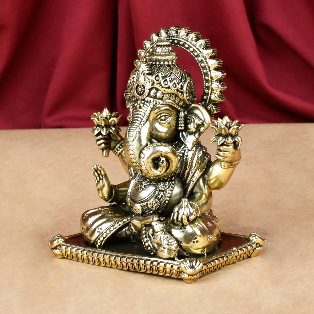Dagdusheth Ganpati Ashtadhatu Idol