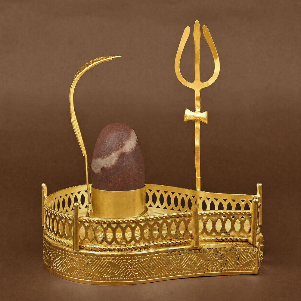 Narmada Lingam in Ujjain Mahakaleshwar Design
Jaldhari Yoni Base