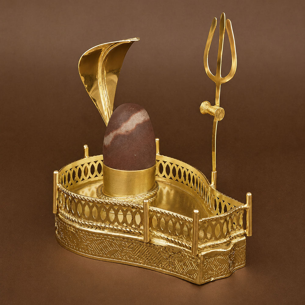 Narmada Lingam in Ujjain Mahakaleshwar Design
Jaldhari Yoni Base