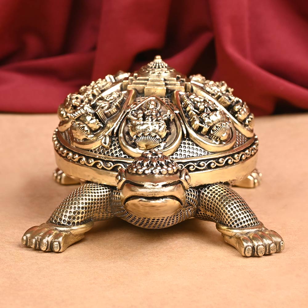 Asthalaxmi & Yantram on Vastu Kurma Ashtadhatu ldol
